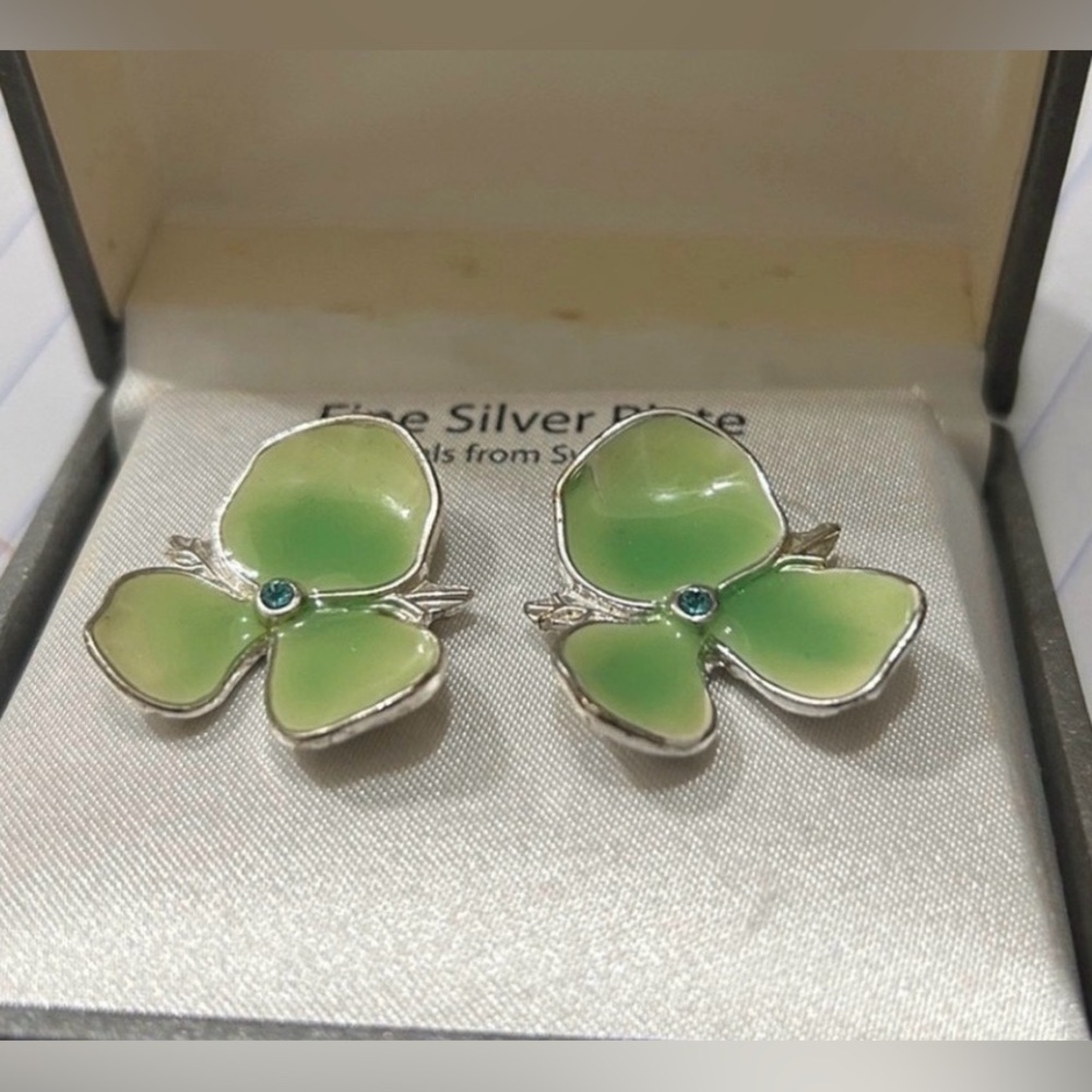 Truly Crystal Green Clover Earrings